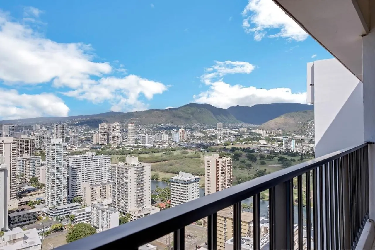 Sea View Condos At The Waikiki Banyan - Free Parking! Honolulu