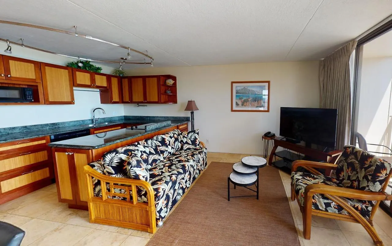 Sea View Condos At The Waikiki Banyan - Free Parking! Honolulu