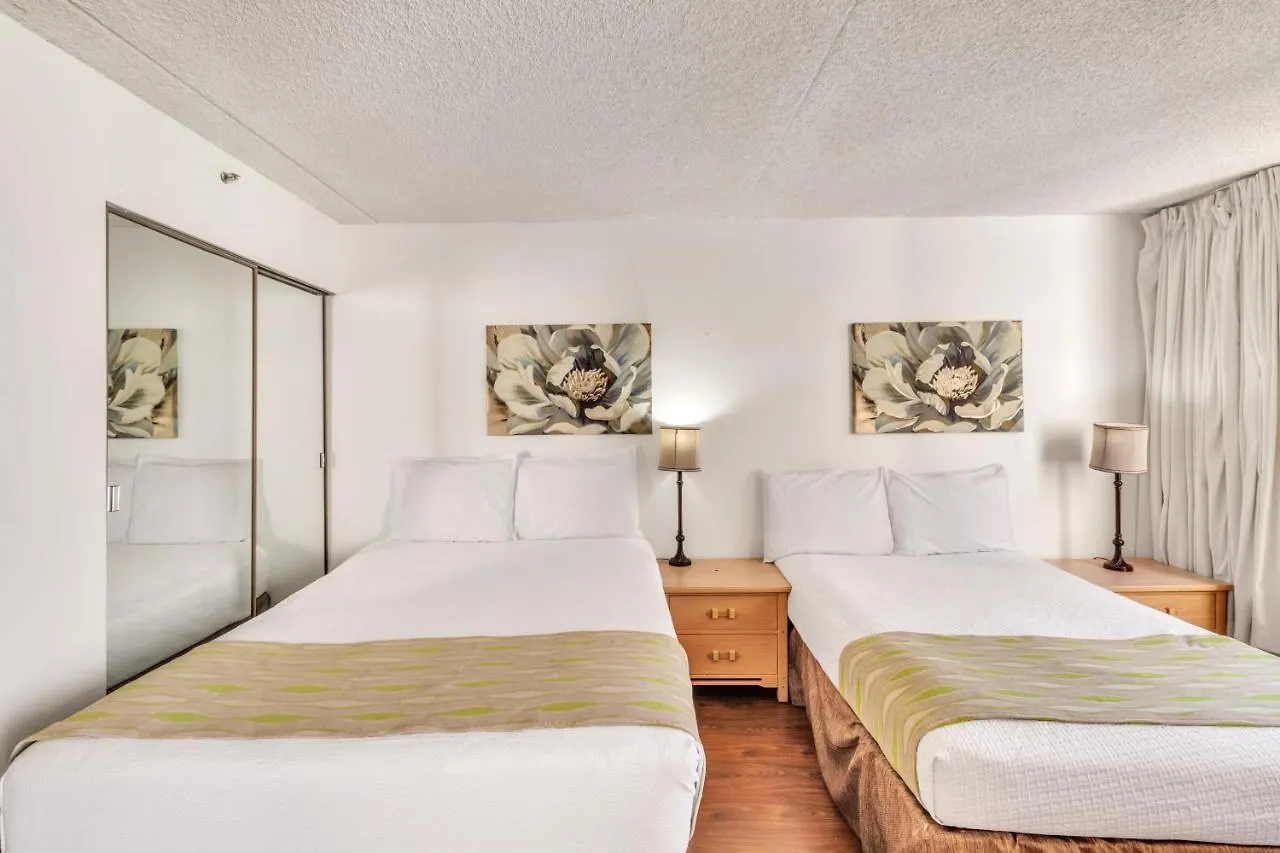 Sea View Condos At The Waikiki Banyan - Free Parking! Honolulu