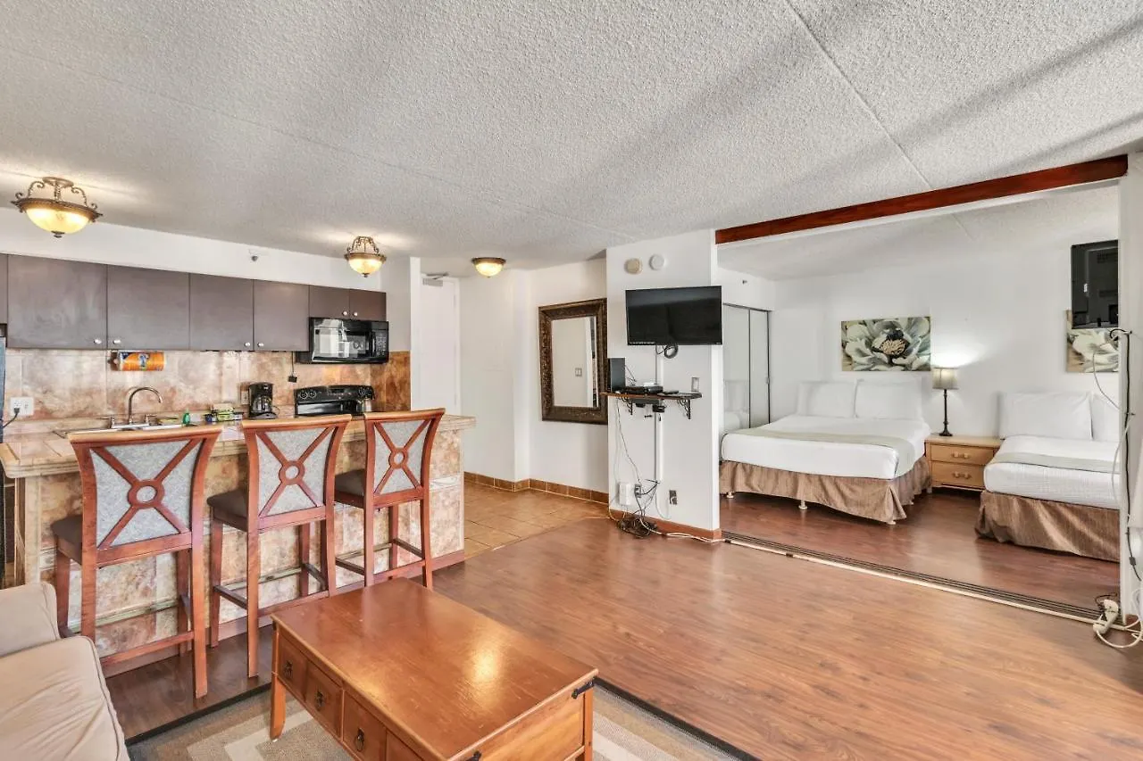 هونولولو Sea View Condos At The Waikiki Banyan - Free Parking! 0*,  الولايات المتحدة الأمريكية